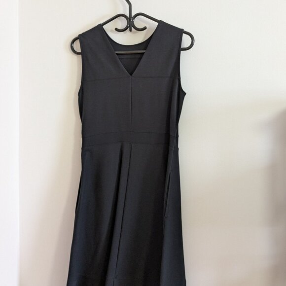 3 / 40$ Lands’ End Sleeveless Black Dress With Pockets– Size 8P - Picture 5 of 5